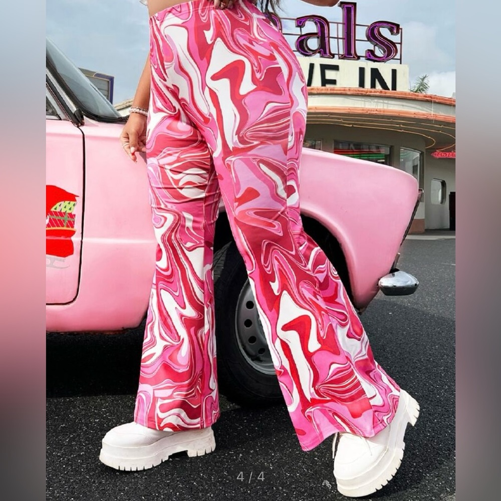SHEIN Qutie Plus Dopamine Dressing Marled Print Flare Leg Pants